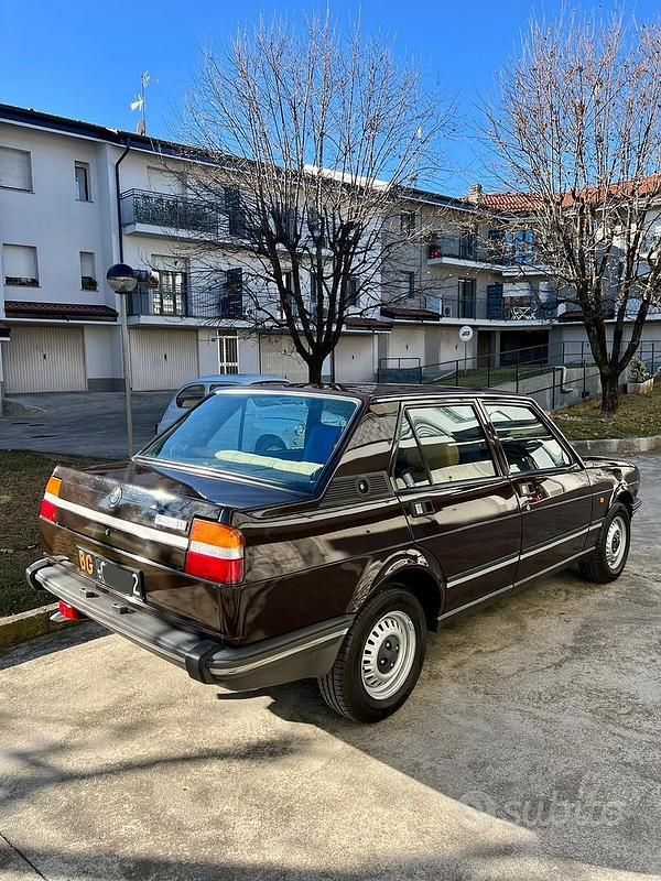 Marrone Usata 1983 Alfa Romeo Giulietta Due volumi | 12.000 € - Immagine 1/4
