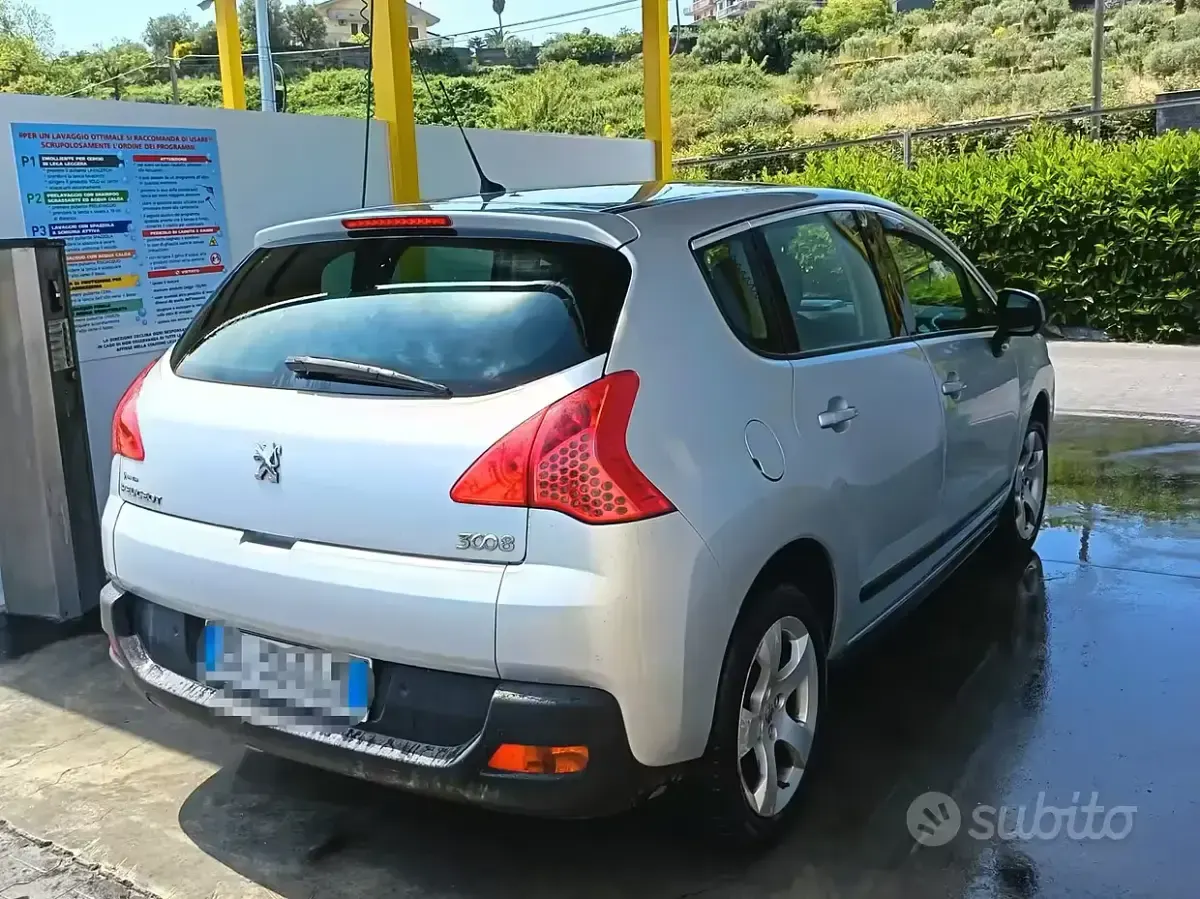 Usata Peugeot 3008 112 CV (82 kW) 2012 Grigio Station wagon