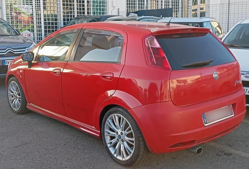 Usata Fiat Grande Punto 90 CV (66 kW) 2007 Rosso Utilitaria