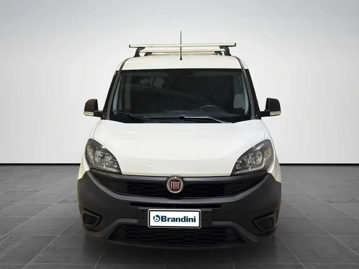 Usata Fiat Doblò Easy 105 CV (77 kW) 2022 Bianco Monovolume