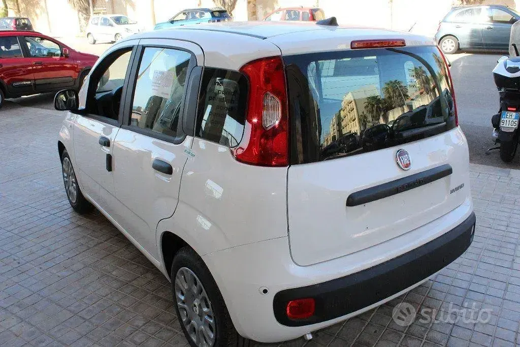 Nuova Fiat Panda Icon 69 CV (50 kW) 2026 Grigio Utilitaria
