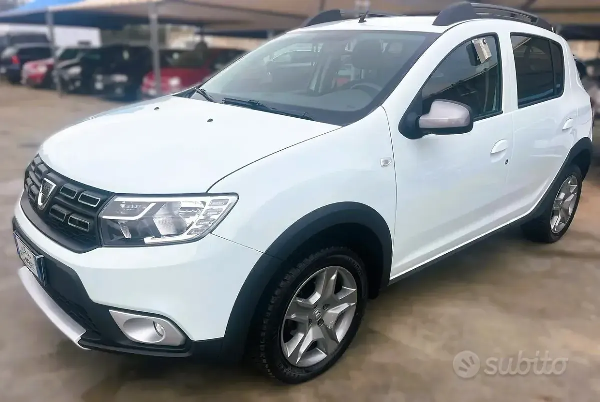 Usata Dacia Sandero Stepway 90 CV (66 kW) 2017 Bianco Berlina