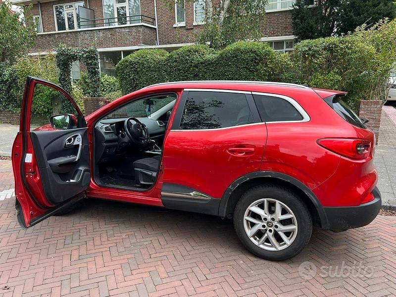 Käytetty Renault Kadjar 110 HP (80 kW) 2018 Punainen Katumaasturi