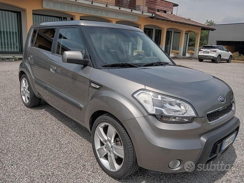 Usata Kia Soul 128 CV (94 kW) 2010 Grigio SUV