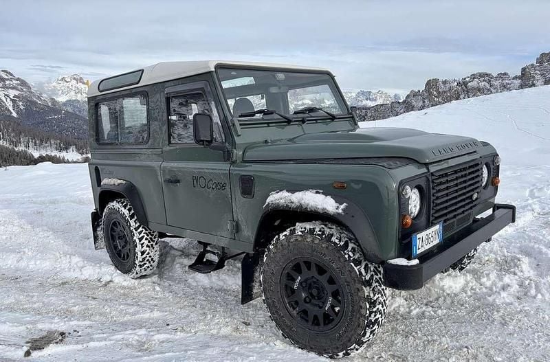 Usata Land Rover Defender 122 CV (89 kW) 2010 Verde Station wagon