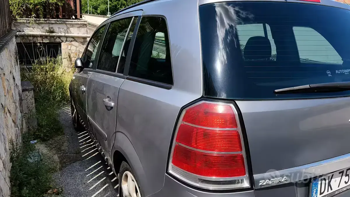Usata Opel Zafira 120 CV (88 kW) 2007 Grigio Monovolume