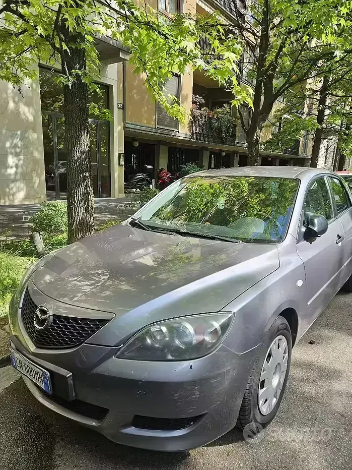 Usata Mazda 3 84 CV (61 kW) 2004 Grigio Berlina
