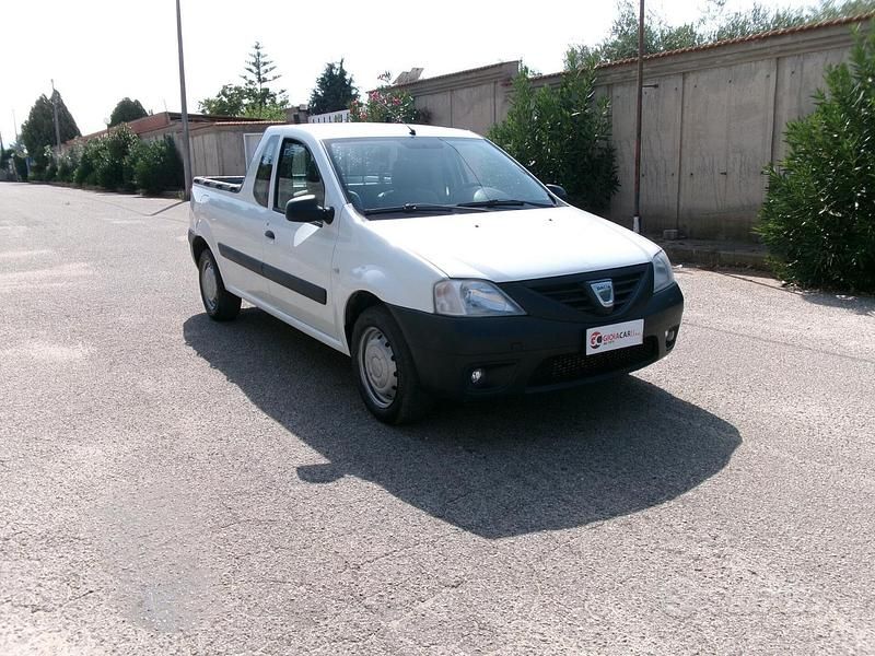 Usata Dacia Logan 75 CV (55 kW) 2012 Bianco Berlina