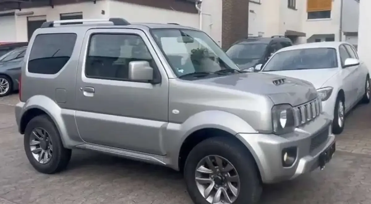 Usata Suzuki Jimny 86 CV (63 kW) 2017 Grigio SUV