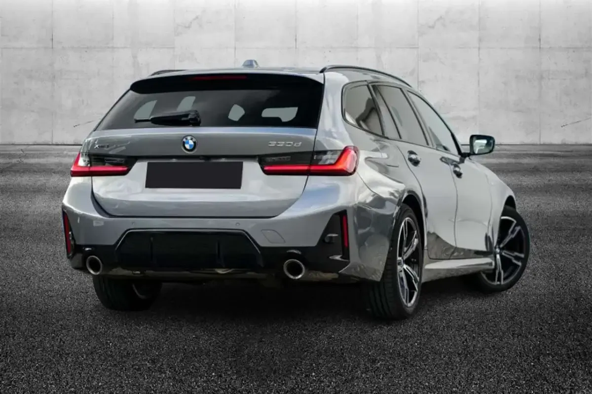 Usata BMW 330 M Sport 286 CV (210 kW) 2025 Grigio Station wagon