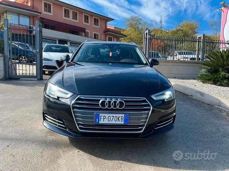 Usata Audi A4 Business 150 CV (110 kW) 2018 Blu Station wagon