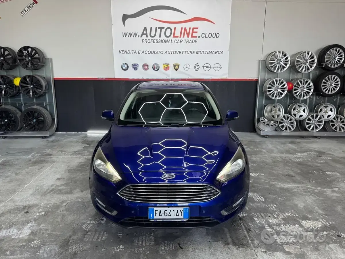 Usata Ford Focus 95 CV (69 kW) 2015 Bluazzurro Berlina