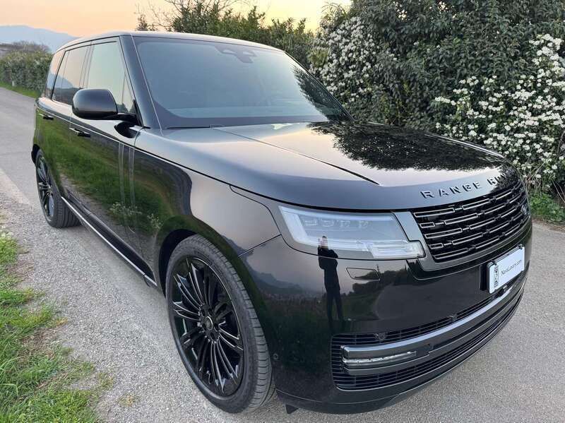 Usata Land Rover Range Rover HSE 249 CV (183 kW) 2025 Santorini black SUV