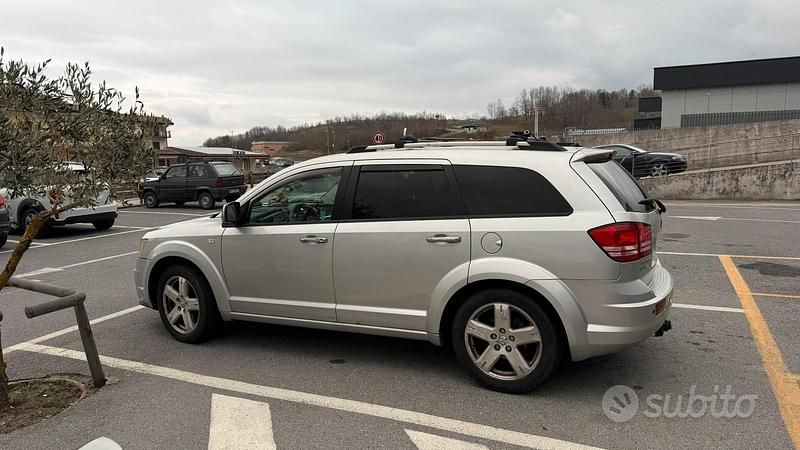 Usata Dodge Journey 140 CV (102 kW) 2009 Grigio SUV