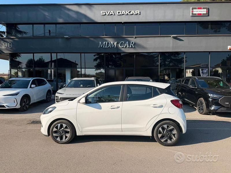 Usata Hyundai i10 67 CV (49 kW) 2022 Bianco Utilitaria