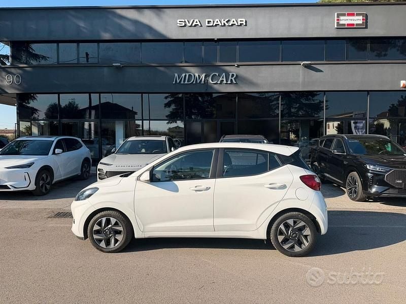 Usata Hyundai i10 67 CV (49 kW) 2023 Bianco Utilitaria