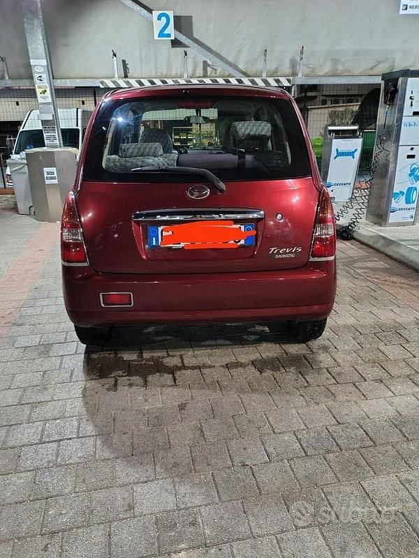 Usata Daihatsu Trevis 58 CV (42 kW) 2007 Rosso Utilitaria