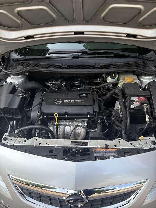 Usata Opel Astra Cosmo 116 CV (85 kW) 2011 Station wagon