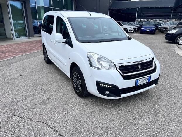 Usata Peugeot Partner Tepee Active 99 CV (72 kW) 2016 Bianco Monovolume