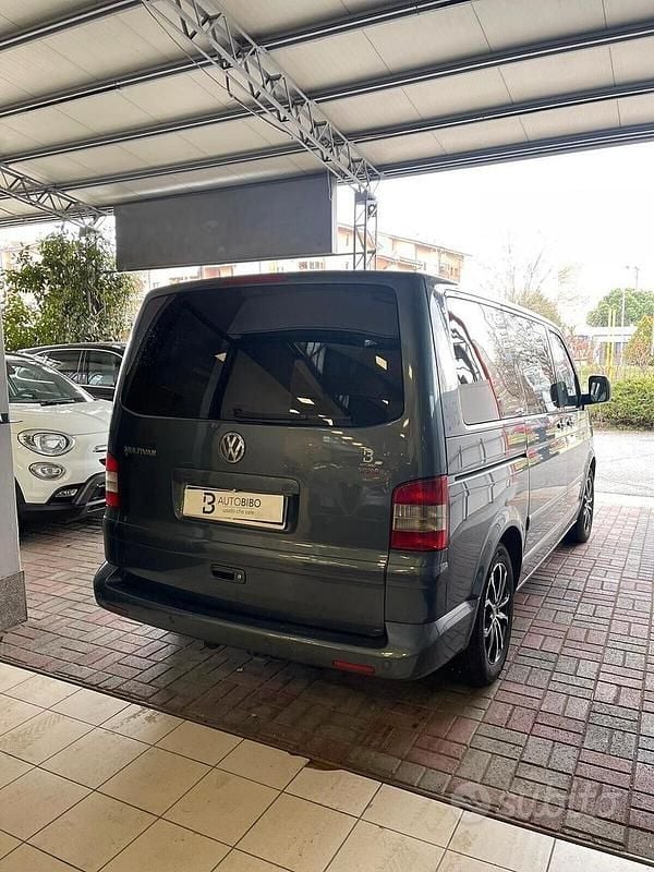 Usata VW Multivan Comfortline 174 CV (127 kW) 2005 Grigio Monovolume