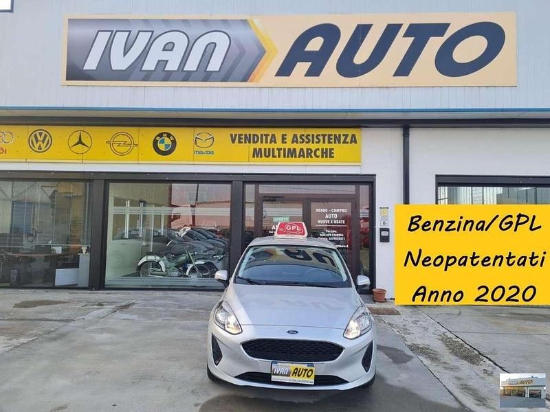 Argento Usata 2020 Ford Fiesta Tre volumi | 8790 € (Ottimo prezzo) - Immagine 1/4