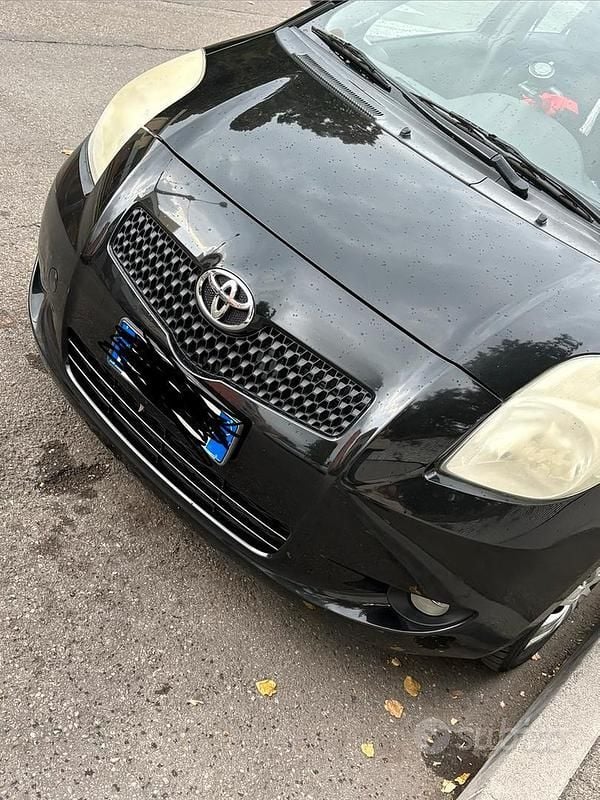Usata Toyota Yaris 87 CV (63 kW) 2008 Nero Utilitaria