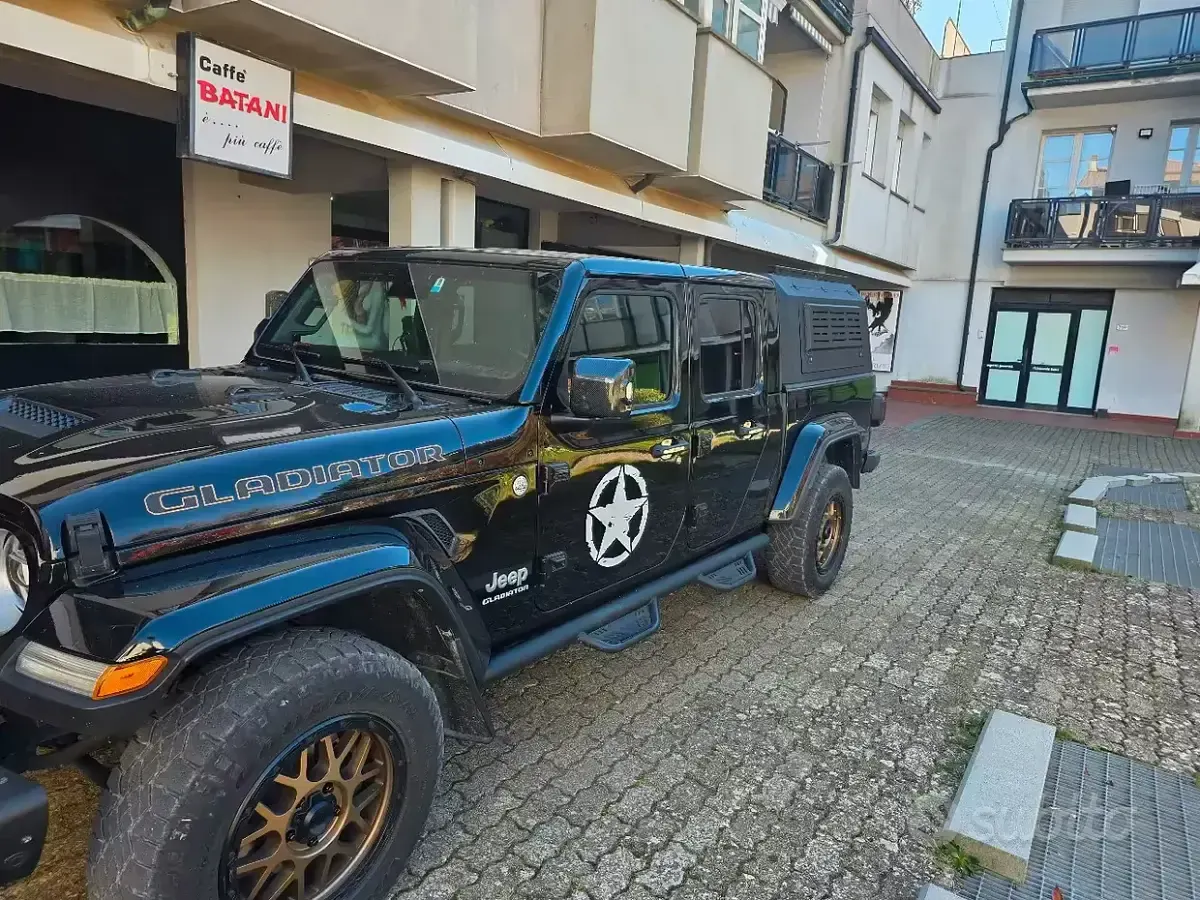 Usata Jeep Gladiator 264 CV (194 kW) 2022 Nero Pick-up