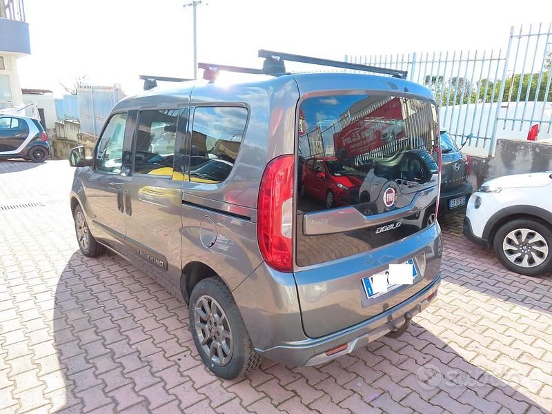 Usata Fiat Doblò Trekking 120 CV (88 kW) 2016 Grigio Monovolume