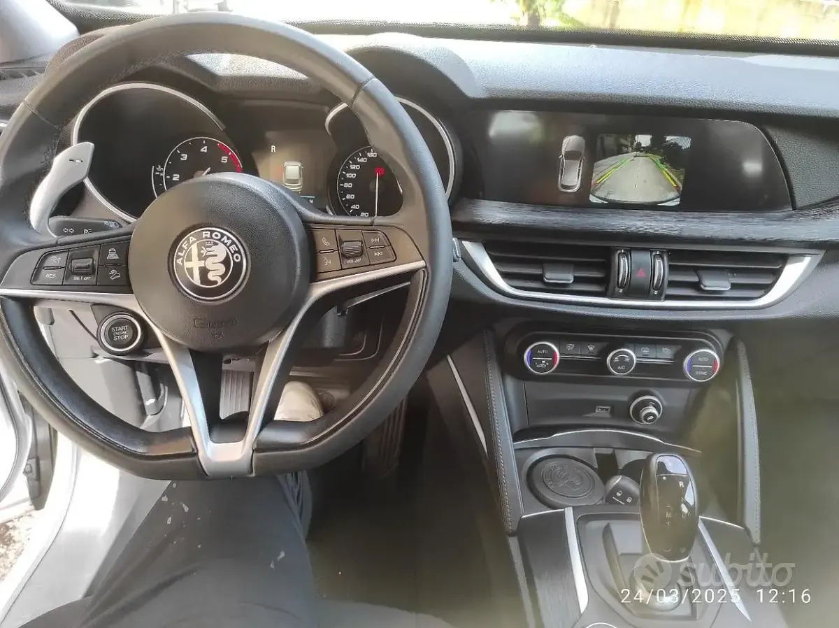 Usata Alfa Romeo Stelvio 160 CV (117 kW) 2019 Grigio SUV