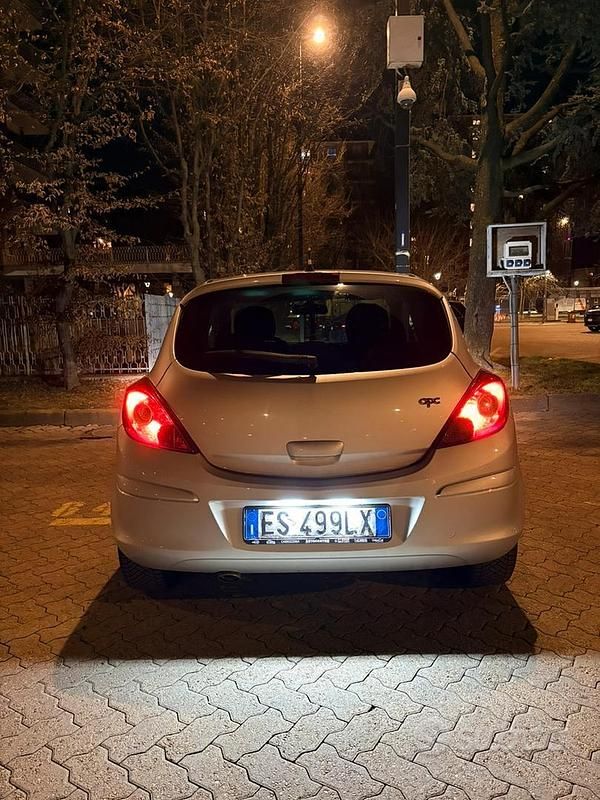 Usata Opel Corsa 87 CV (63 kW) 2013 Grigio Berlina