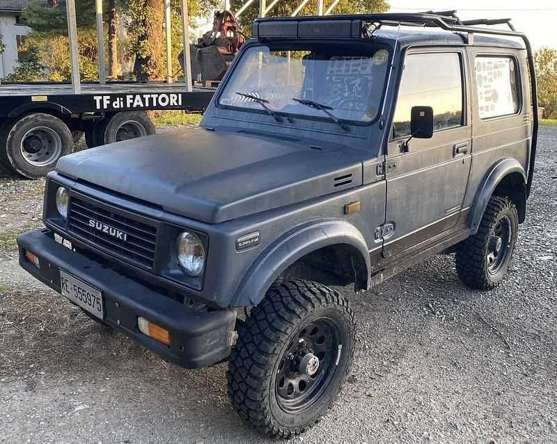 Begagnad Suzuki Samurai 64 HK (47 kW) 1988 Grå SUV