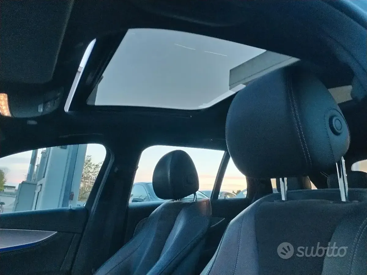 Usata Mercedes E220 Premium 194 CV (142 kW) 2018 Blu Station wagon