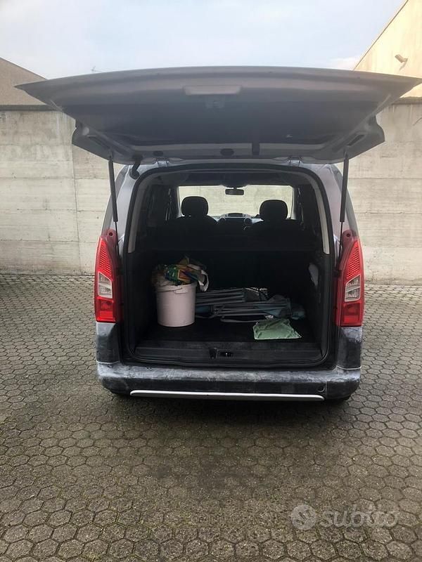 Gebraucht Peugeot Partner 110 PS (80 kW) 2009 Grau Van / Kleinbus