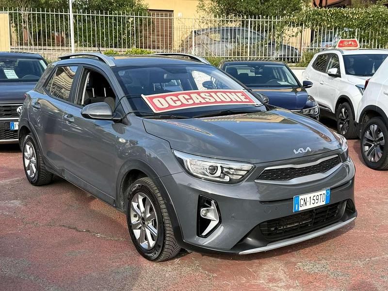 Usata Kia Stonic GT-Line 101 CV (74 kW) 2023 Grigio SUV