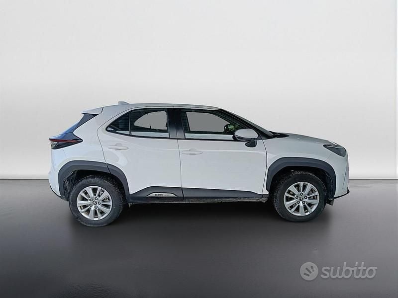 Usata Toyota Yaris Cross Active 116 CV (85 kW) 2022 Bianco SUV