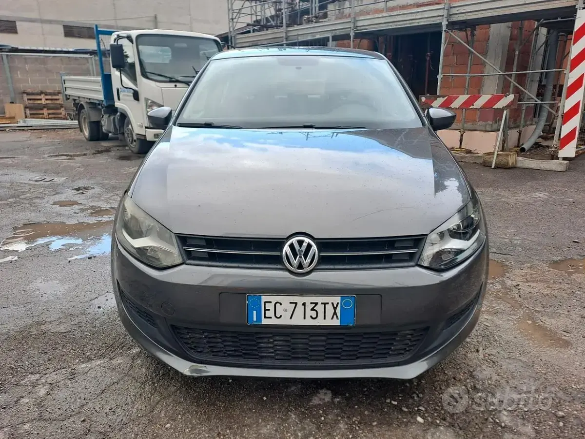 Usata VW Polo 69 CV (50 kW) 2010 Grigio Utilitaria