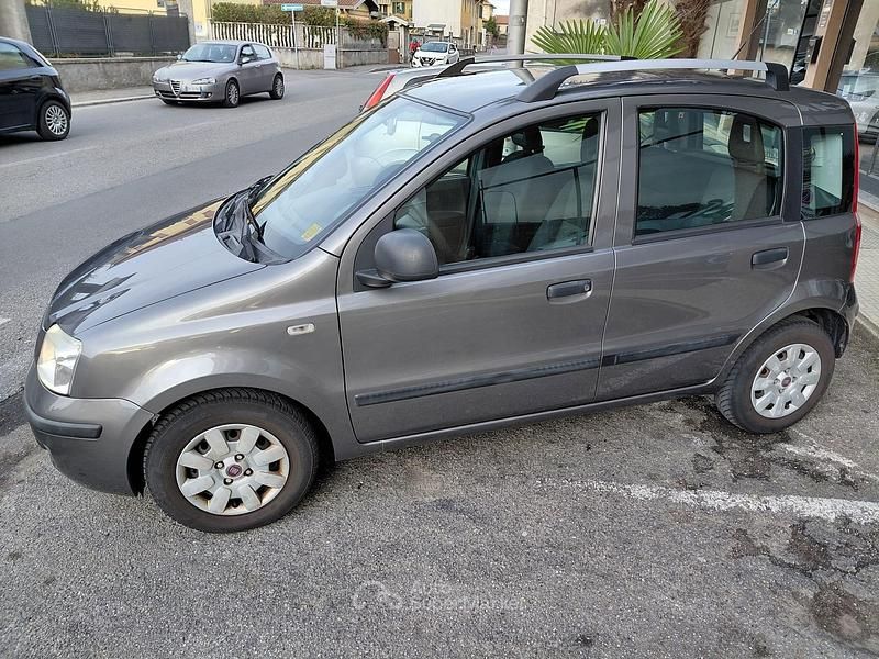Usata Fiat Panda 69 CV (50 kW) 2011 Gray Utilitaria