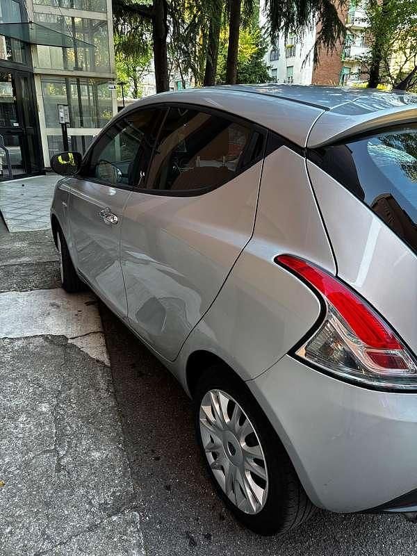 Usata Lancia Ypsilon Silver 69 CV (50 kW) 2014 Utilitaria