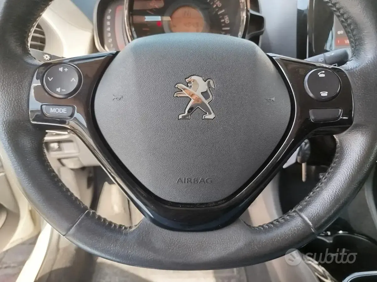 Usata Peugeot 108 Allure 69 CV (50 kW) 2018 Bianco Utilitaria