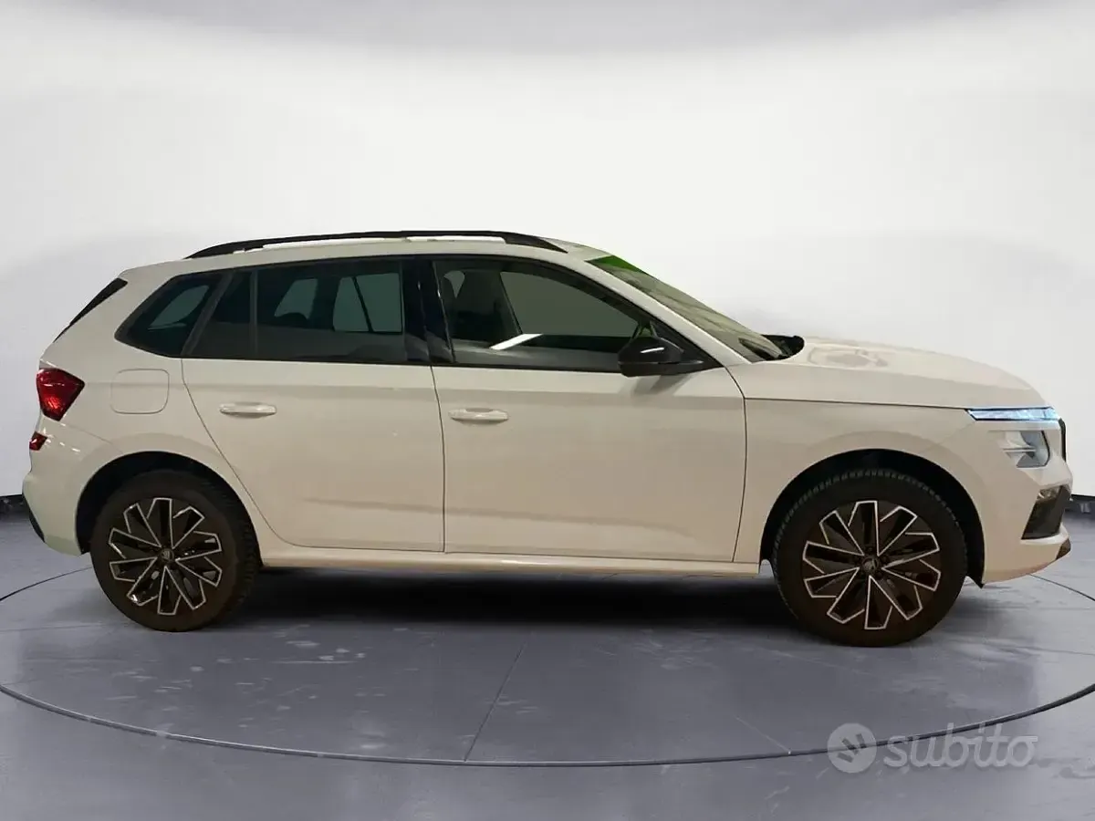 Käytetty Skoda Kamiq 116 HP (85 kW) 2025 Valkoinen Katumaasturi