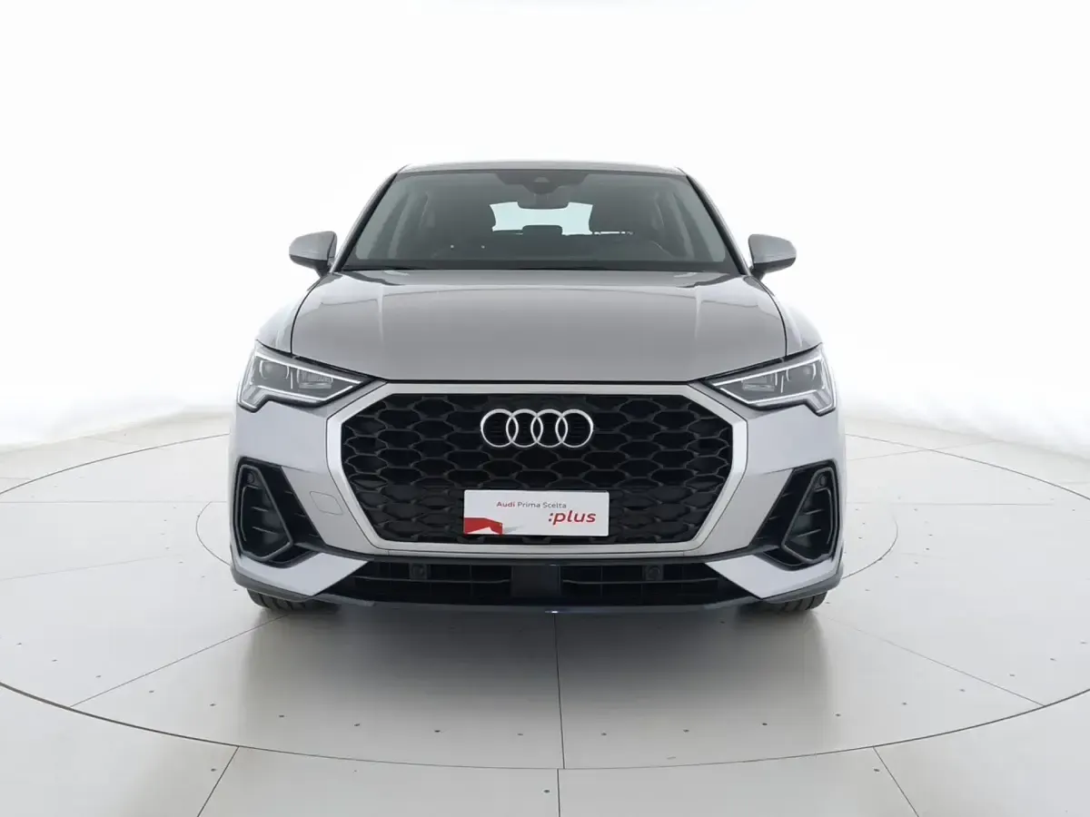 Usata Audi Q3 Sportback Business Plus 150 CV (110 kW) 2023 Argento fioretto metallizzato SUV