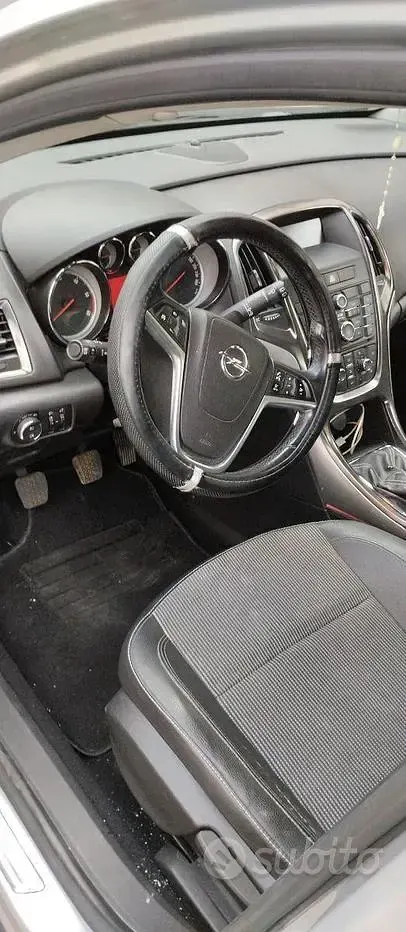 Usata Opel Astra 110 CV (80 kW) 2010 Grigio Berlina