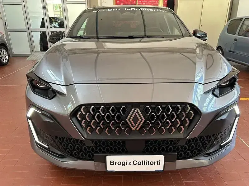 Usata Renault Clio V Techno 160 CV (117 kW) 2025 Grigio scuro Utilitaria