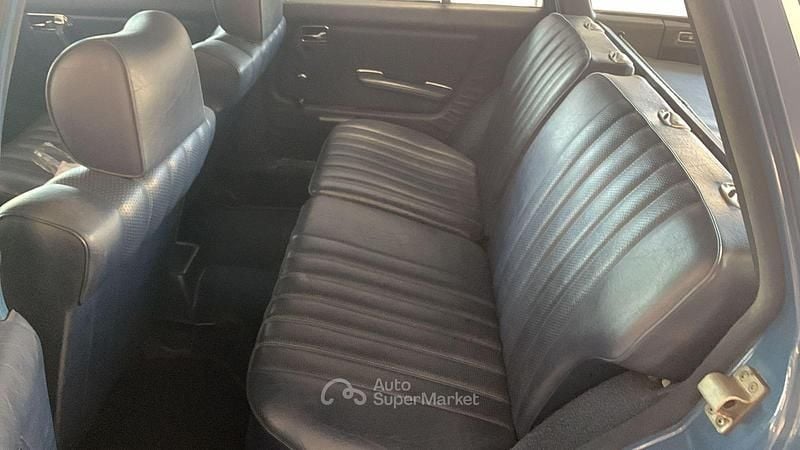 Usata Mercedes E240 71 CV (52 kW) 1981 Blu Station wagon