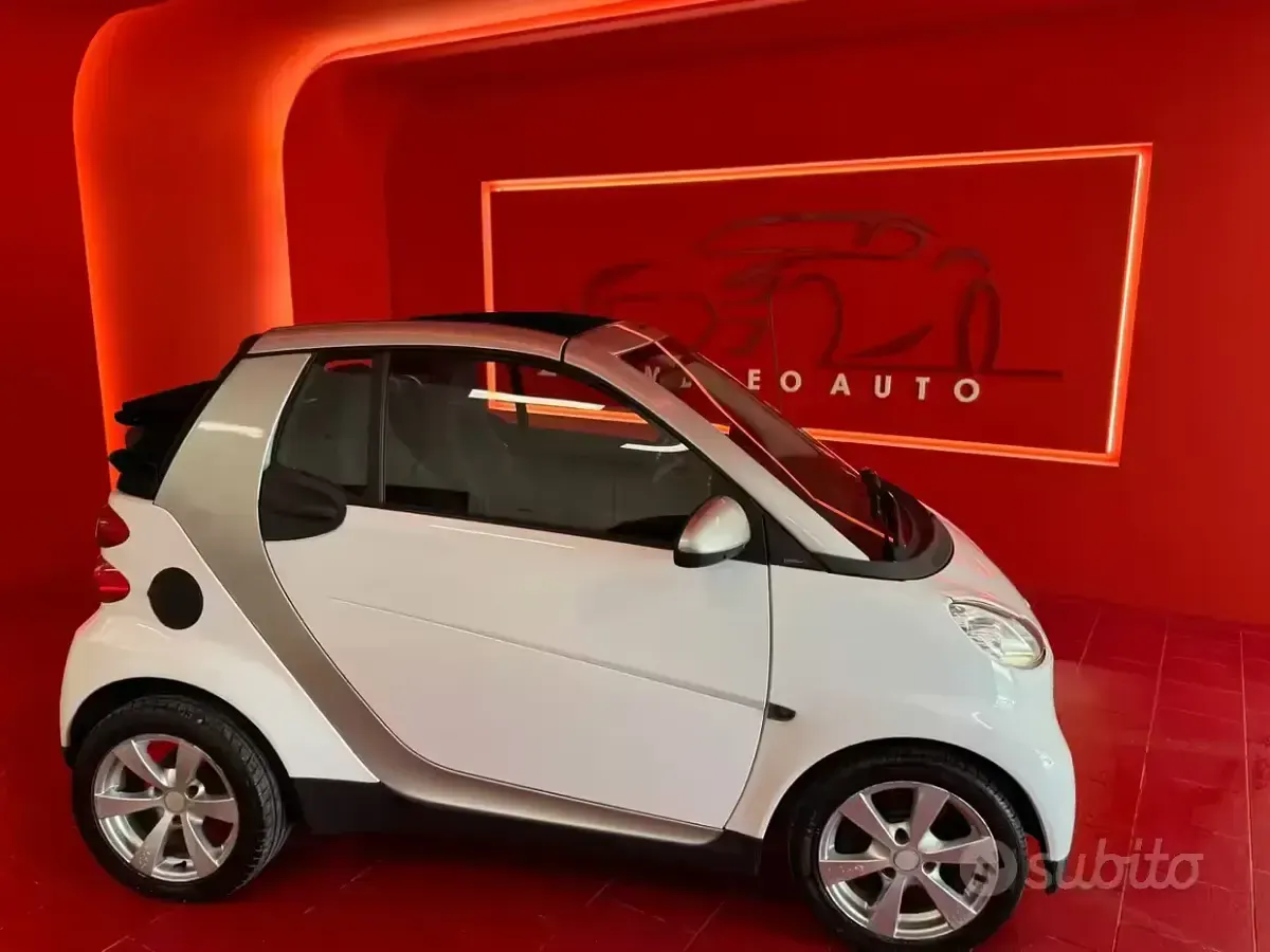 Usata Smart ForTwo Cabrio Pure 45 CV (33 kW) 2008 Bianco Cabrio