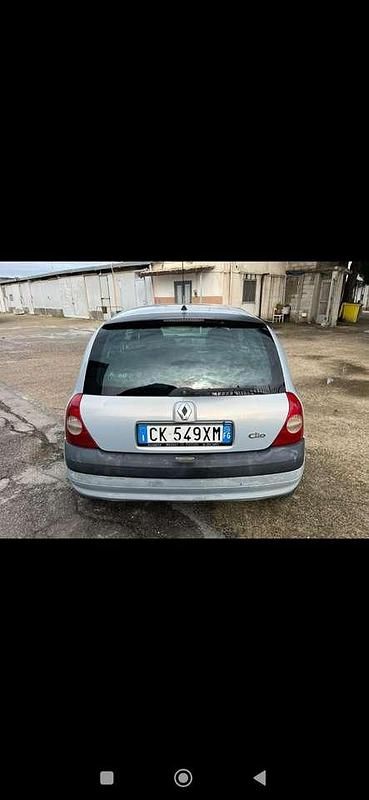 Usata Renault Clio II Authentique 58 CV (42 kW) 2003 Other Berlina