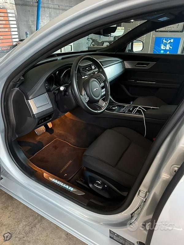 Usata Jaguar XF Prestige 180 CV (132 kW) 2020 Berlina