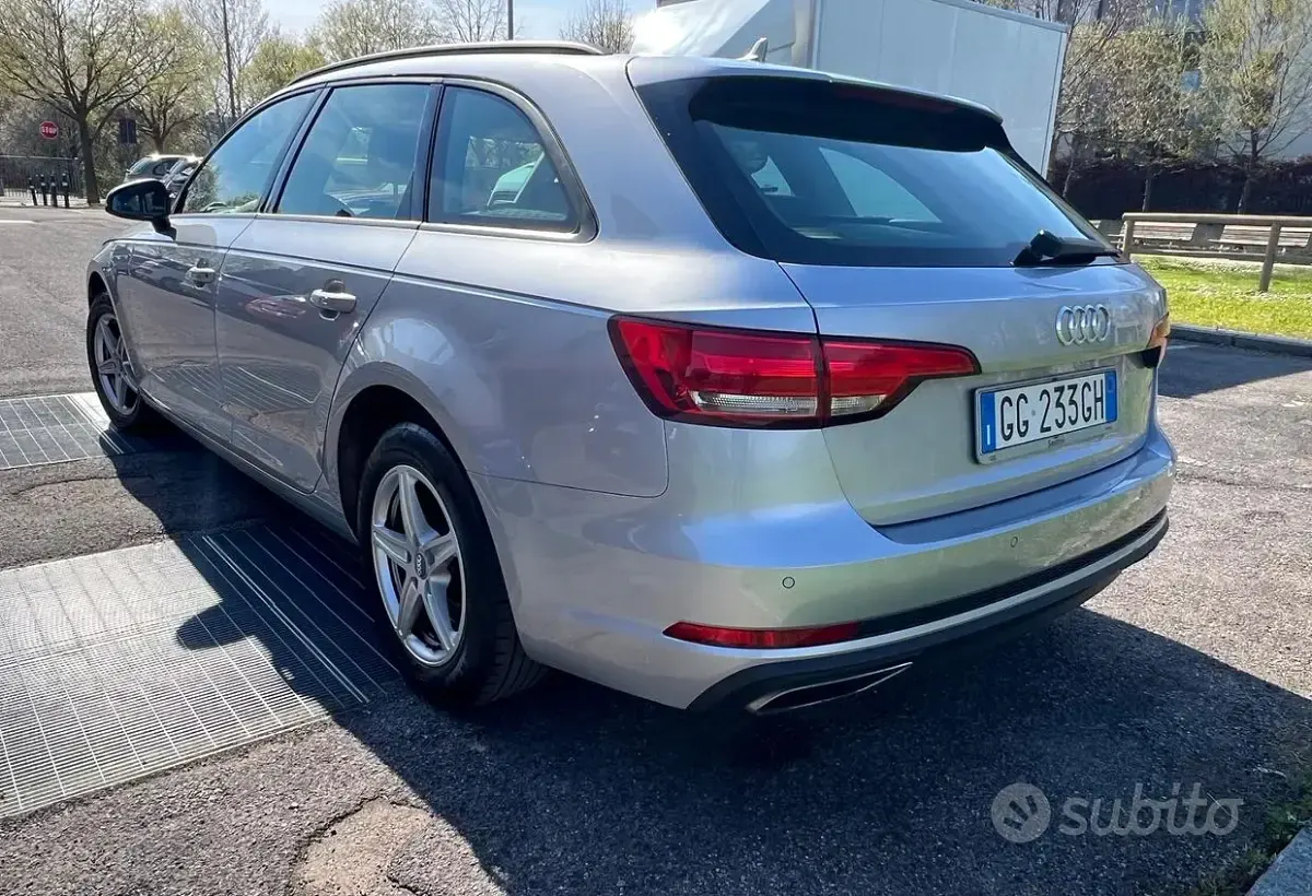 Usata Audi A4 Business 150 CV (110 kW) 2021 Grigio Station wagon