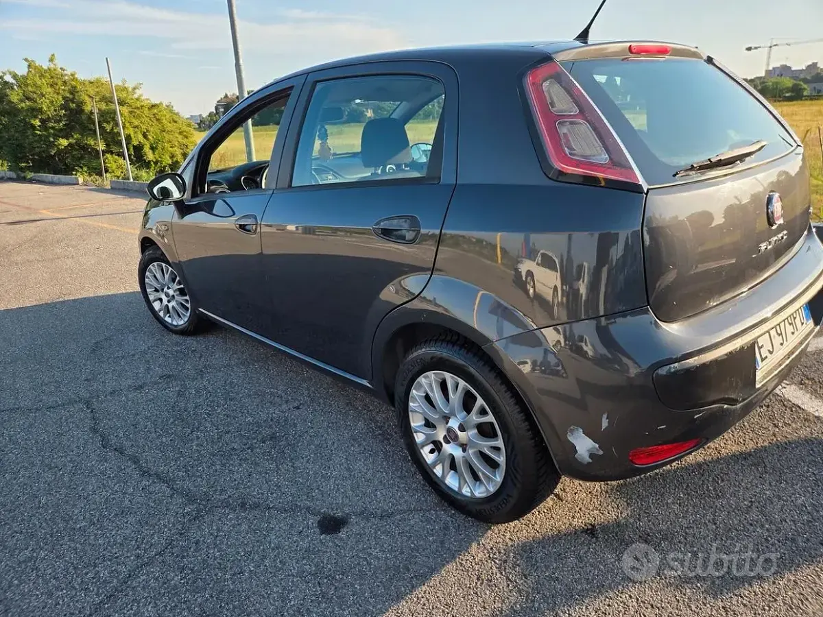 Usata Fiat Grande Punto S 75 CV (55 kW) 2011 Grigio Utilitaria