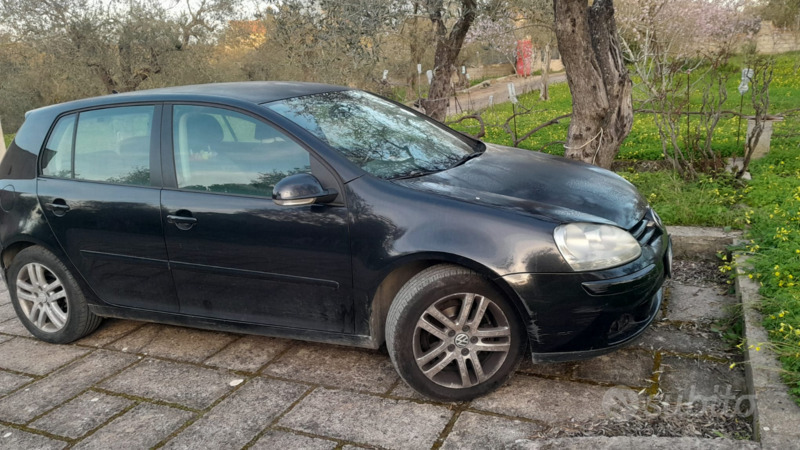 Usato 2008 VW Golf V 1.6 Benzin 102 CV (2.500 €)
